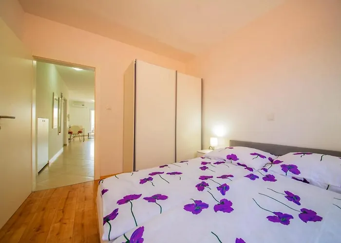 Lägenhet Modern In Vrsi, 45 M², Spacious Terrace Vrsi