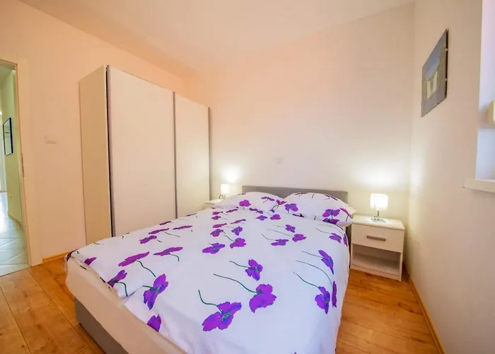 Modern In Vrsi, 45 M², Spacious Terrace Lägenhet *