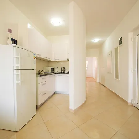 Modern In 45 M² Spacious Terrace * Vrsi
